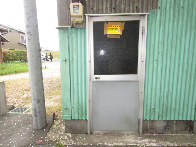 津島市 車庫 LIXILロンカラーガラスドア 上下パネル框ドア