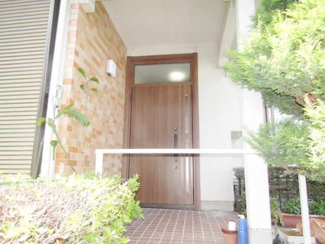 名古屋市緑区　リクシル　リシェント玄関ドア　親子ランマ付　M17型　取替工事