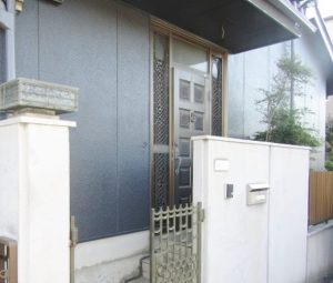 名古屋市港区　玄関ドア取替工事　LIXIL