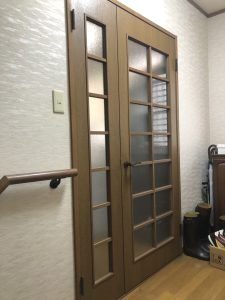 名古屋市中区　リビングのドア取替工事　ライトスチールドアへリフォーム