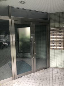 名古屋市東区　マンション玄関ドアのリフォームとフロアヒンジの取替工事