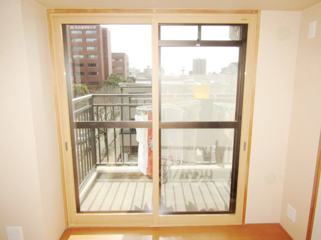 名古屋市熱田区 リクシル 内窓インプラス ペアガラス 取付工事
