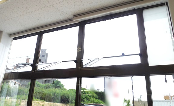排煙窓の修理工事　名古屋市天白区