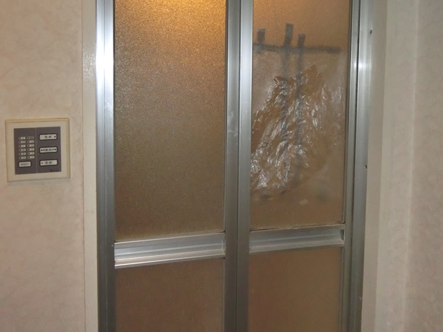 名古屋市 浴室ドアパネル交換